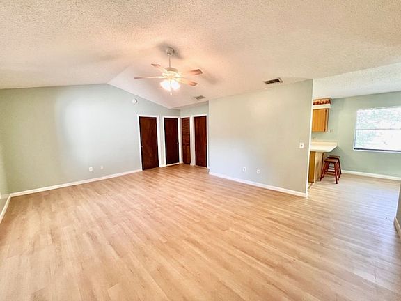 4th image of 215 Eldorado Dr