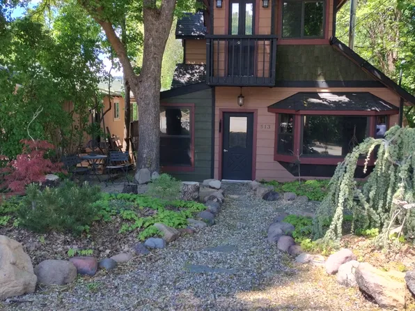 513 Mill St, Mount Shasta, CA 96067