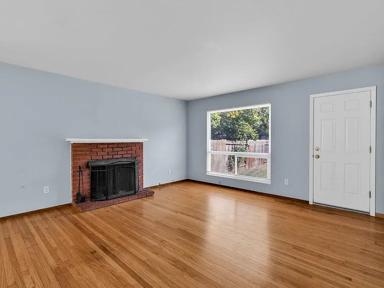 1714 Pole Line Rd — Photo 6