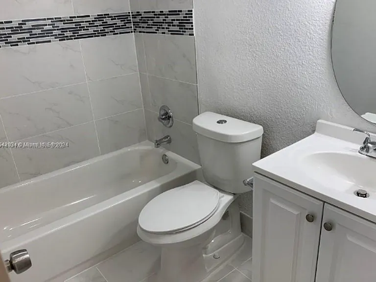2331 Adams St #2324 — Photo 8