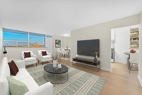 45 La Rose Ave #2 Photo 1