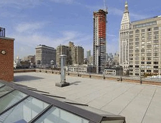 Sold by Level Group | media 21