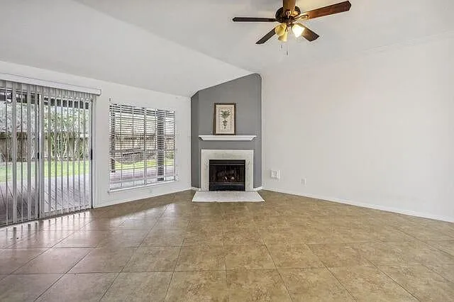 3 bed, 1666 sqft, $2,300 — Photo 4