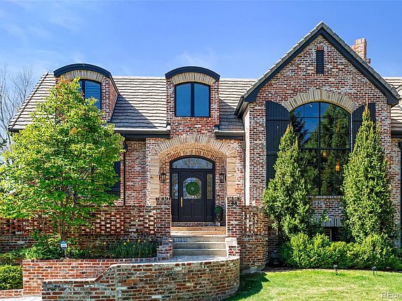 2nd image of 18 Glenmoor Circle