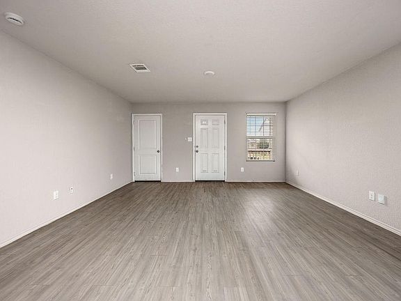 4th image of 9220 Griffith Run