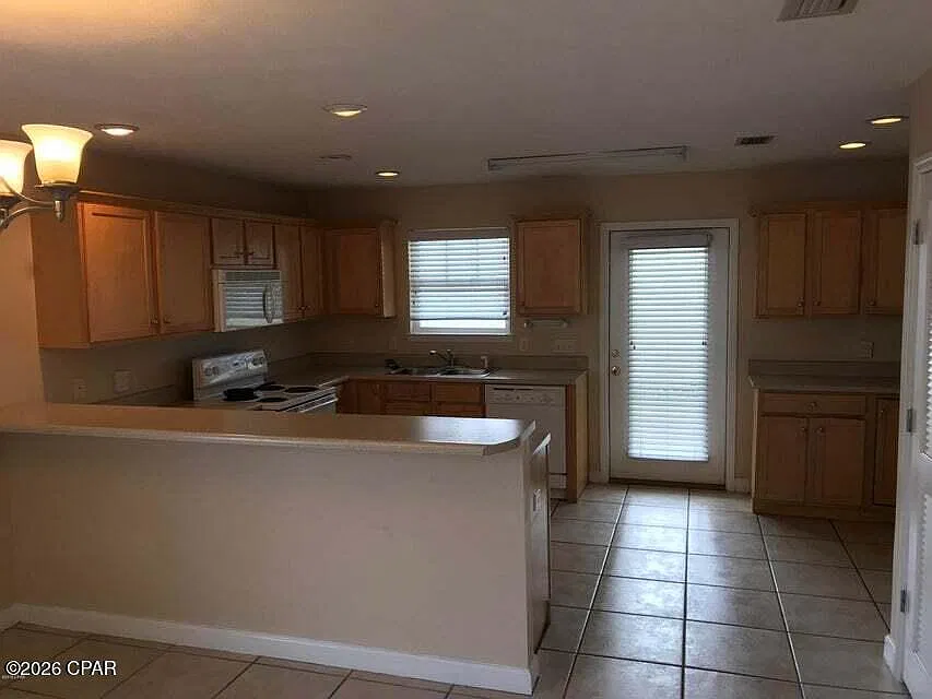 2 bed, 1.5 bath, 1152 sqft, $1,750 — Photo 3