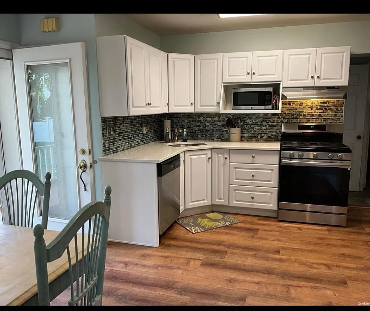5 bed, 2.5 bath, 1425 sqft, $4,950 — Photo 3