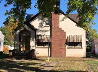 706 Douglas St, Lakefield, MN 56150