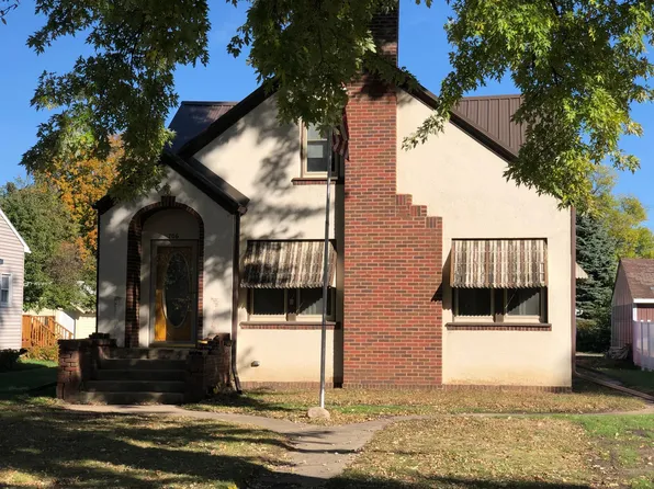 706 Douglas St, Lakefield, MN 56150