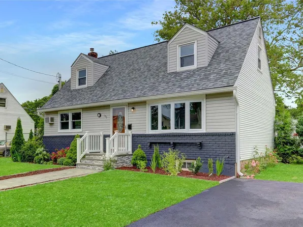 145 26th Street, Copiague, NY 11726