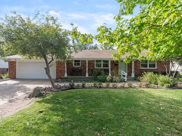 9015 W 11th St N, Wichita, KS 67212