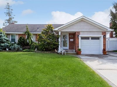 739 Willow Road, Franklin Square, NY, 11010