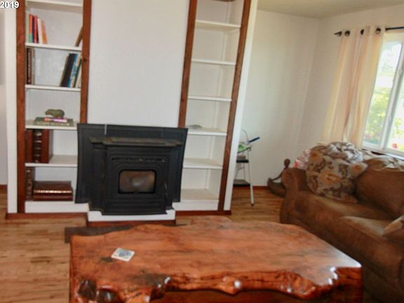 3rd image of 530 Montgomery Ave
