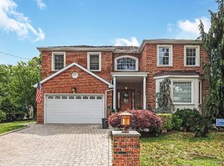 1680 Lake Ave, Merrick, NY 11566