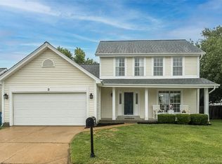 2 Oakbriar Farm Ct, Ballwin, MO 63021