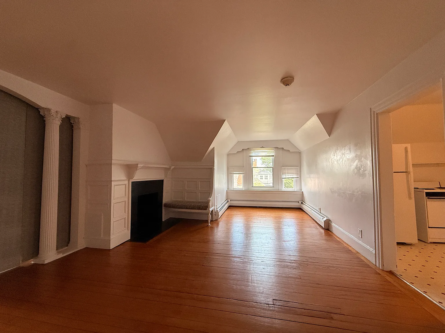 2 bed, 1200 sqft, $2,500 — Photo 4