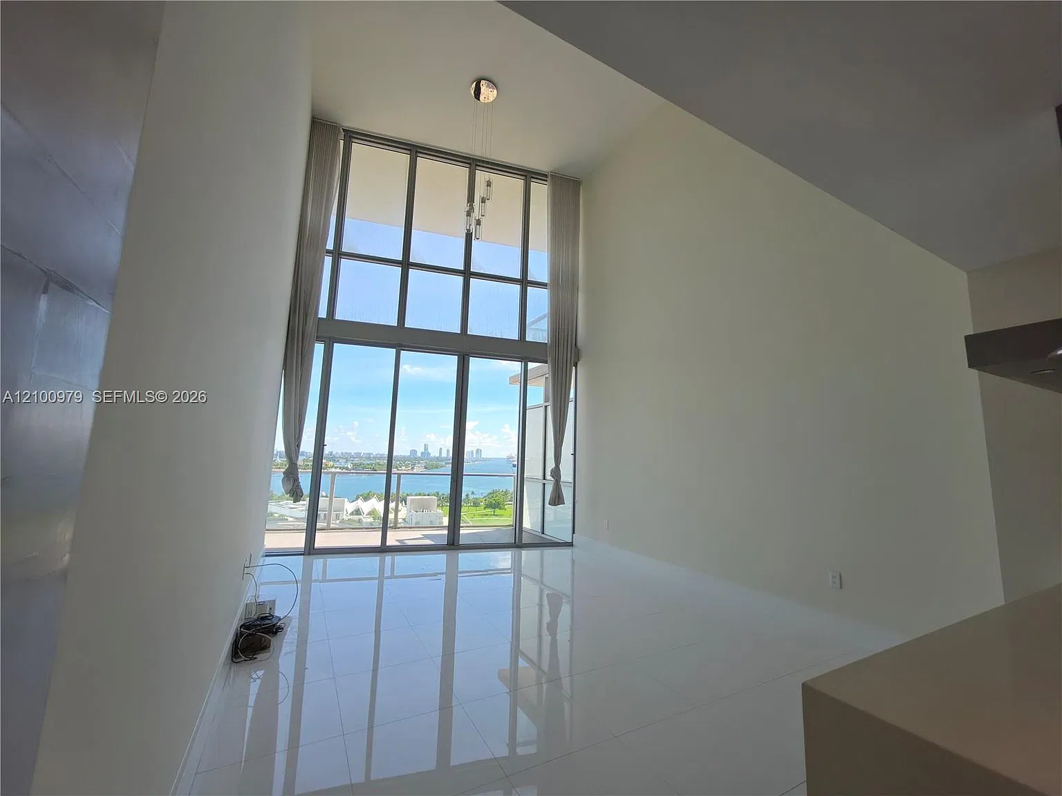 1100 Biscayne Blvd — Photo 2