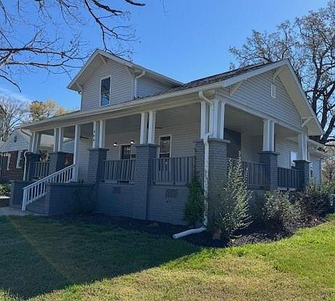 2nd image of 806 4th Street Dr NW
