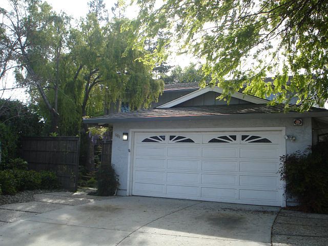 1st image of 608 Heatherkirk Ct