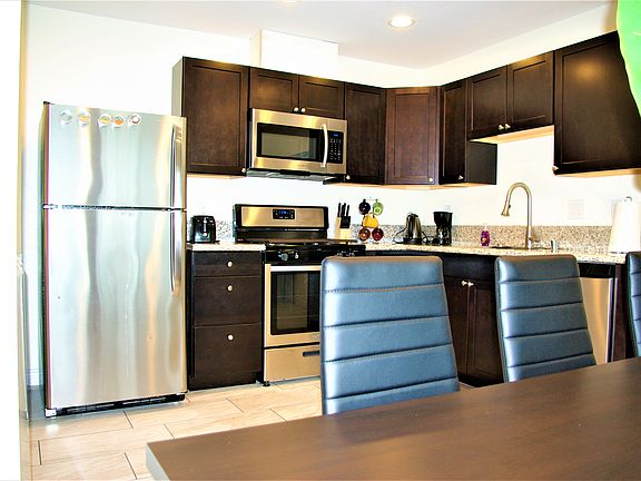 3rd image of 2633 Highland Ave #5
