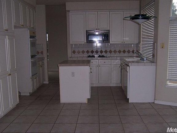 3rd image of 4463 Pebble Beach Dr