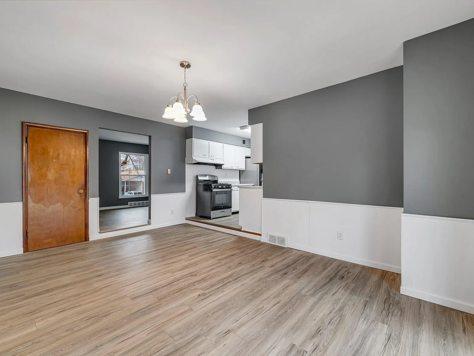 3 bed, 1220 sqft, $1,550 — Photo 3