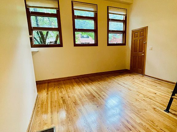 2nd image of 1963 N Bissell St #1F