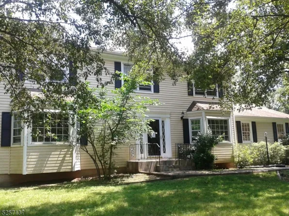 291 Mohawk Trl, Bridgewater Twp., NJ 08807