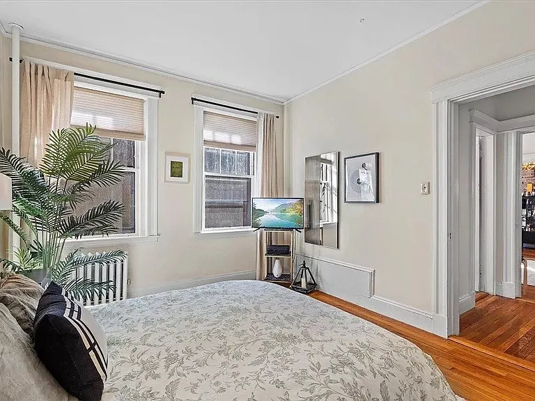 4 Crawford St #2 — Photo 12