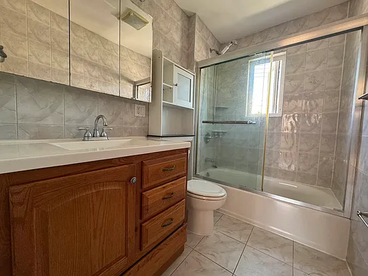 Rented by NY Space Finders Inc. | media 28