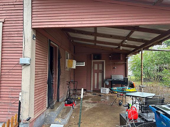 3rd image of 312 E Cottonwood St