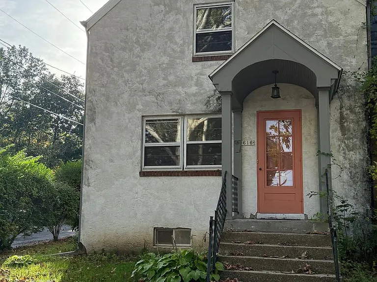 616 W Foster Ave — Photo 1