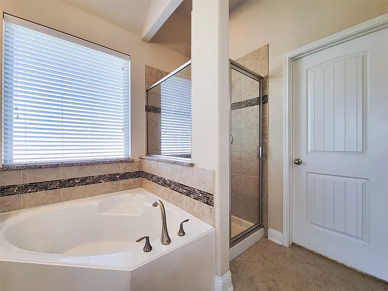 4102 Astoria Manor Ln — Photo 30