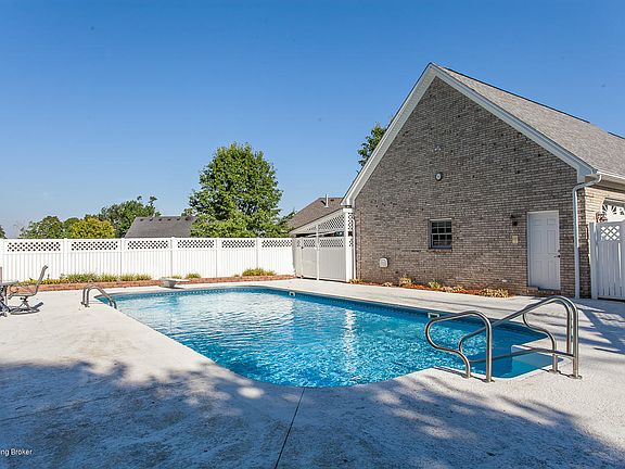 3rd image of 4432 Stone Wynde Dr