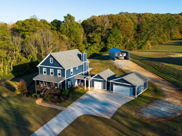 564 Old Airport Rd, Commerce, GA 30529