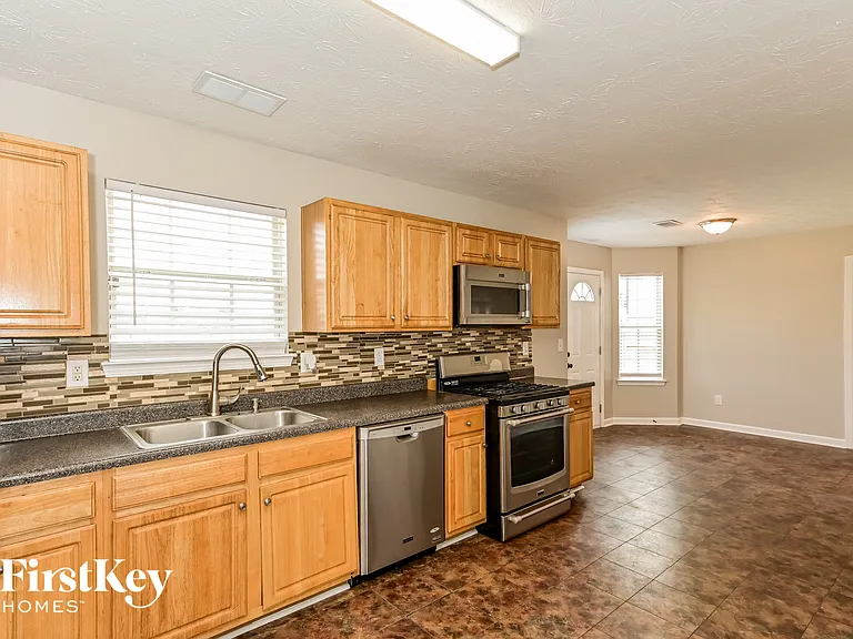 195 Dairyland Dr — Photo 4