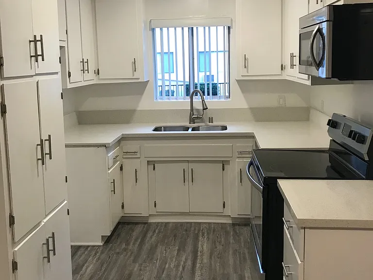 4950 Coldwater Canyon — Photo 8