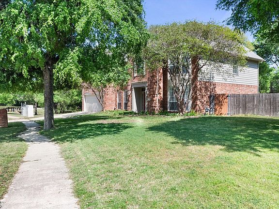 3rd image of 6211 Fox Hunt Dr