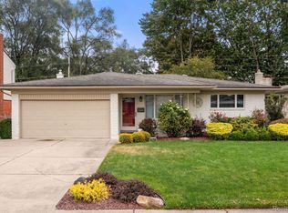33250 Sebastian Lane Dr, Sterling Heights, MI 48312