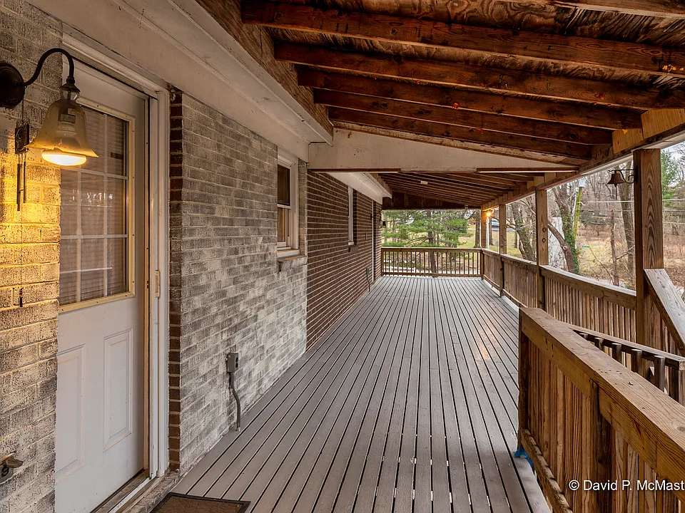 890 Keyes Gap Rd