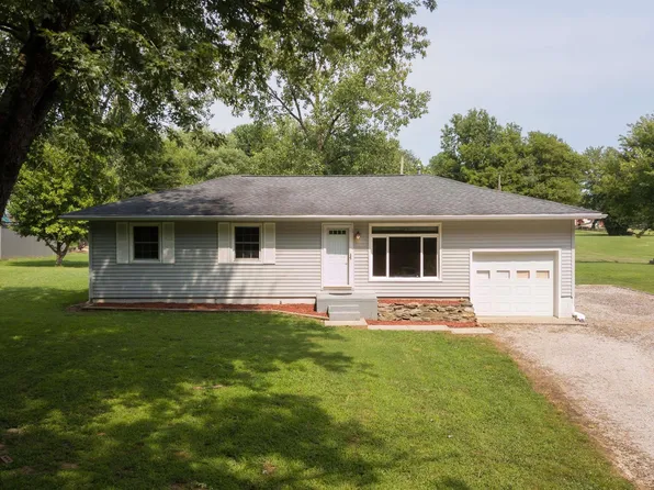 1588 N Bawel Rd, Boonville, IN 47601