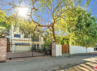 2270 Benedict Canyon Dr, Beverly Hills, CA 90210