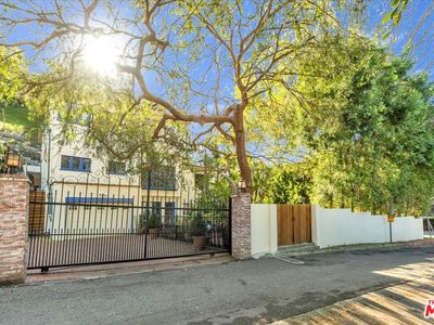 2270 Benedict Canyon Dr, Beverly Hills, CA, 90210