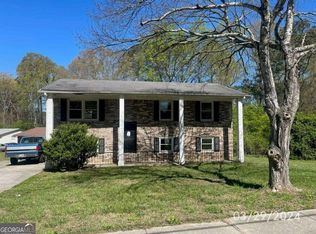 2859 Carriage Ln, Atlanta, GA 30349