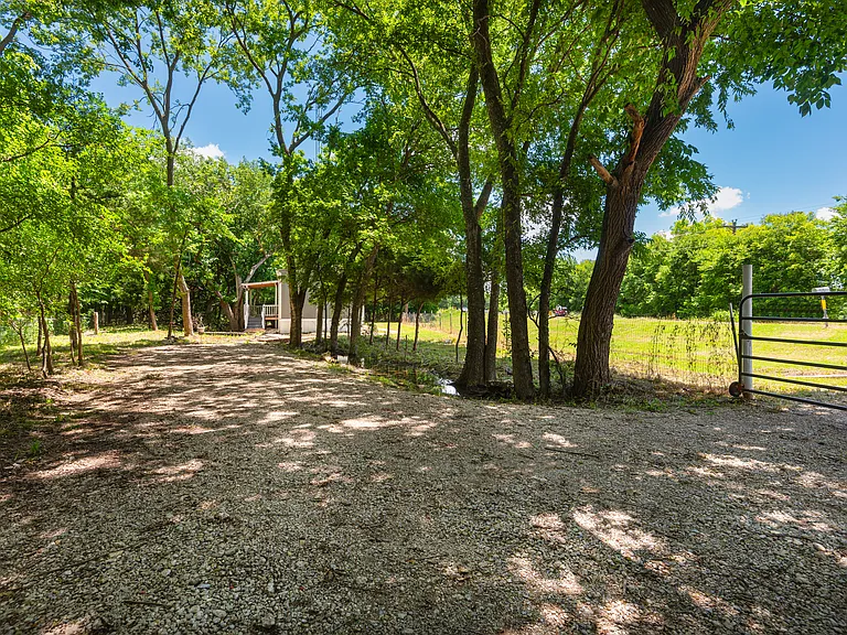 3161 S FM 1752 — Photo 5