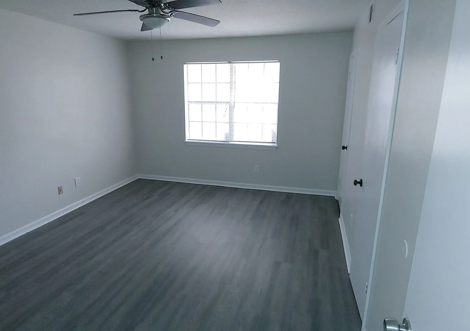 404 8th Avenue NE — Photo 2
