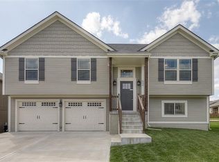 608 N Old Mill Rd, Independence, MO 64056