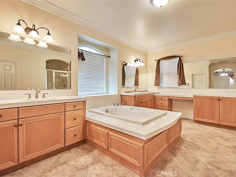 7238 San Carmela Ct — Photo 32