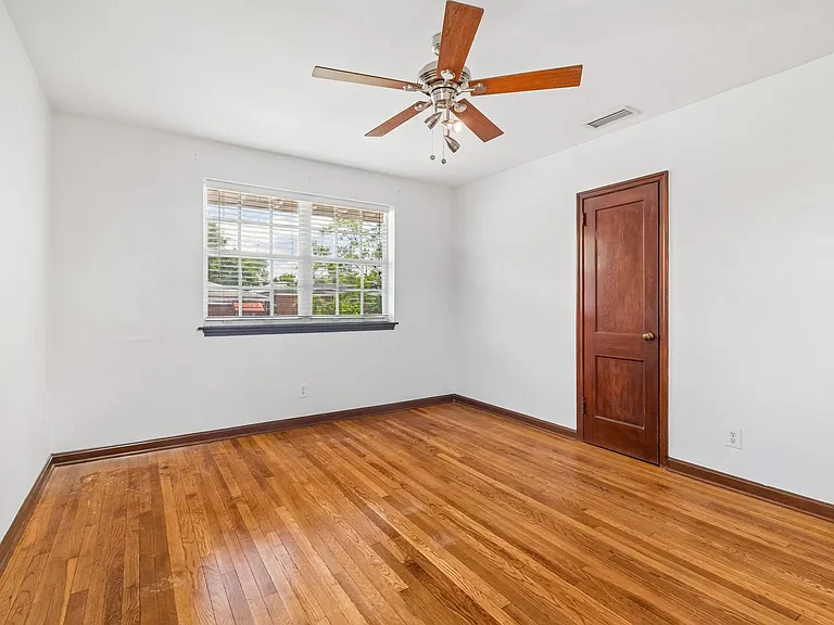 1731 Flagler Ave — Photo 75