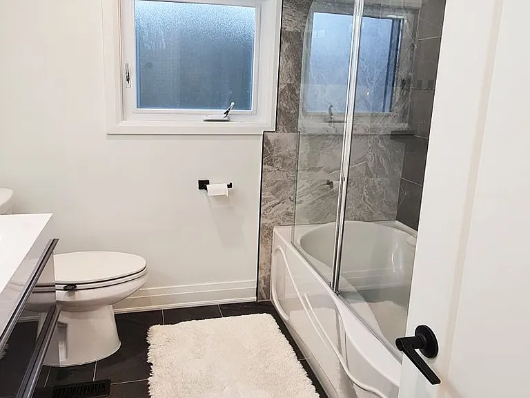 657 Cognac Cres #UPPER — Photo 15